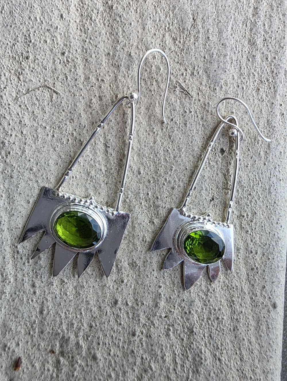 Peridot Gemstone Dangle Eaŕrings In 925 Sterling Silver (2.5")